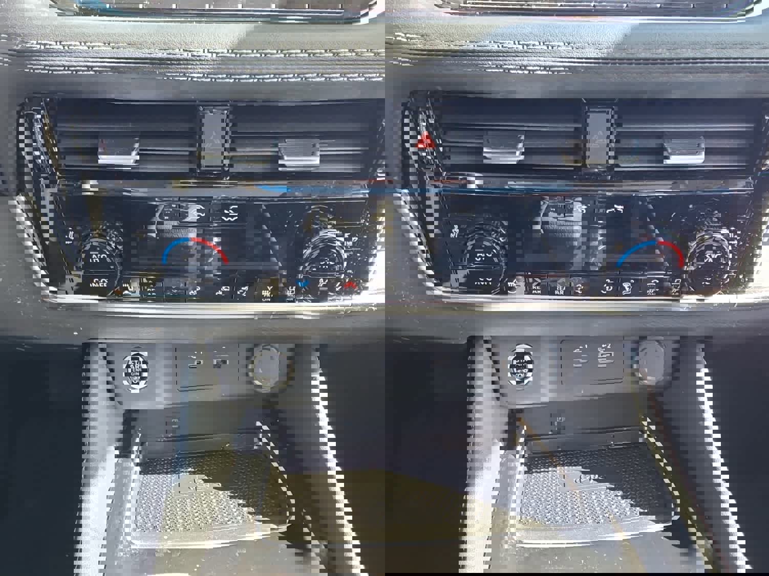 Used 2022 Nissan Rogue Platinum w/ Head-Up Display Package image 12