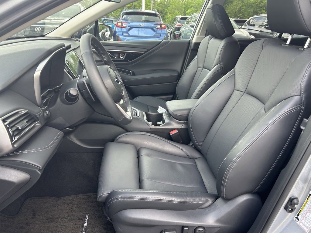 Used 2025 Subaru Outback Limited AWD/4WD image 22