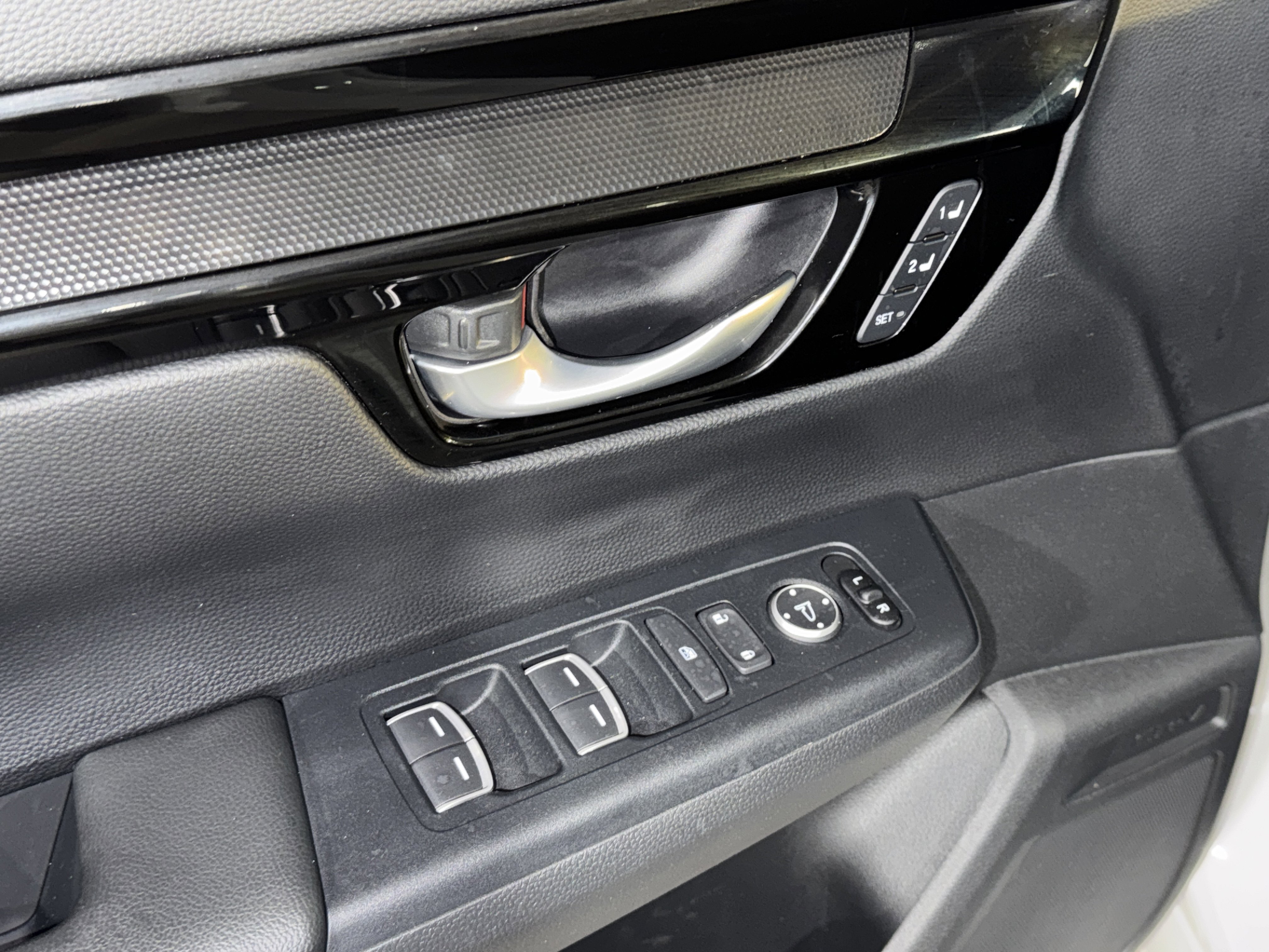 Used 2023 Honda CR-V EX-L image 17