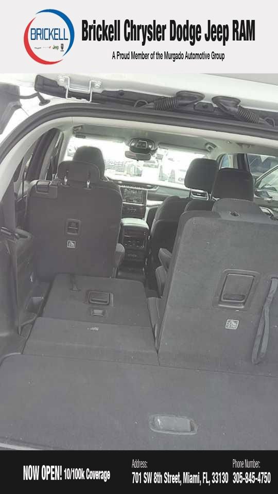 Used 2023 Jeep Grand Cherokee L Laredo image 25