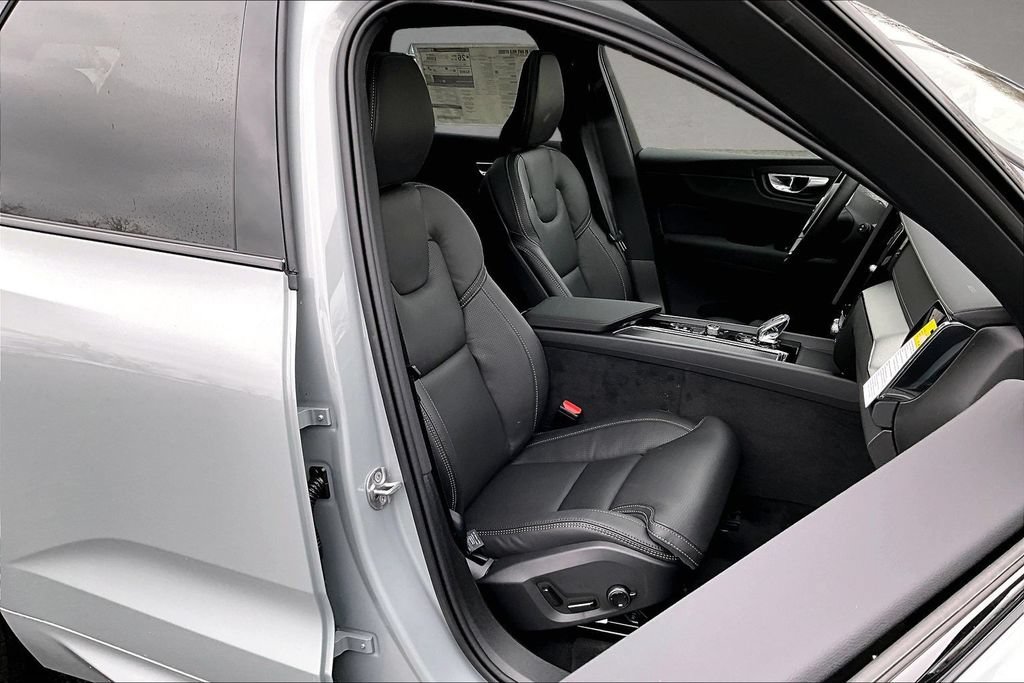 New 2026 Volvo XC60 B5 Ultra w/ Climate Package AWD/4WD image 11