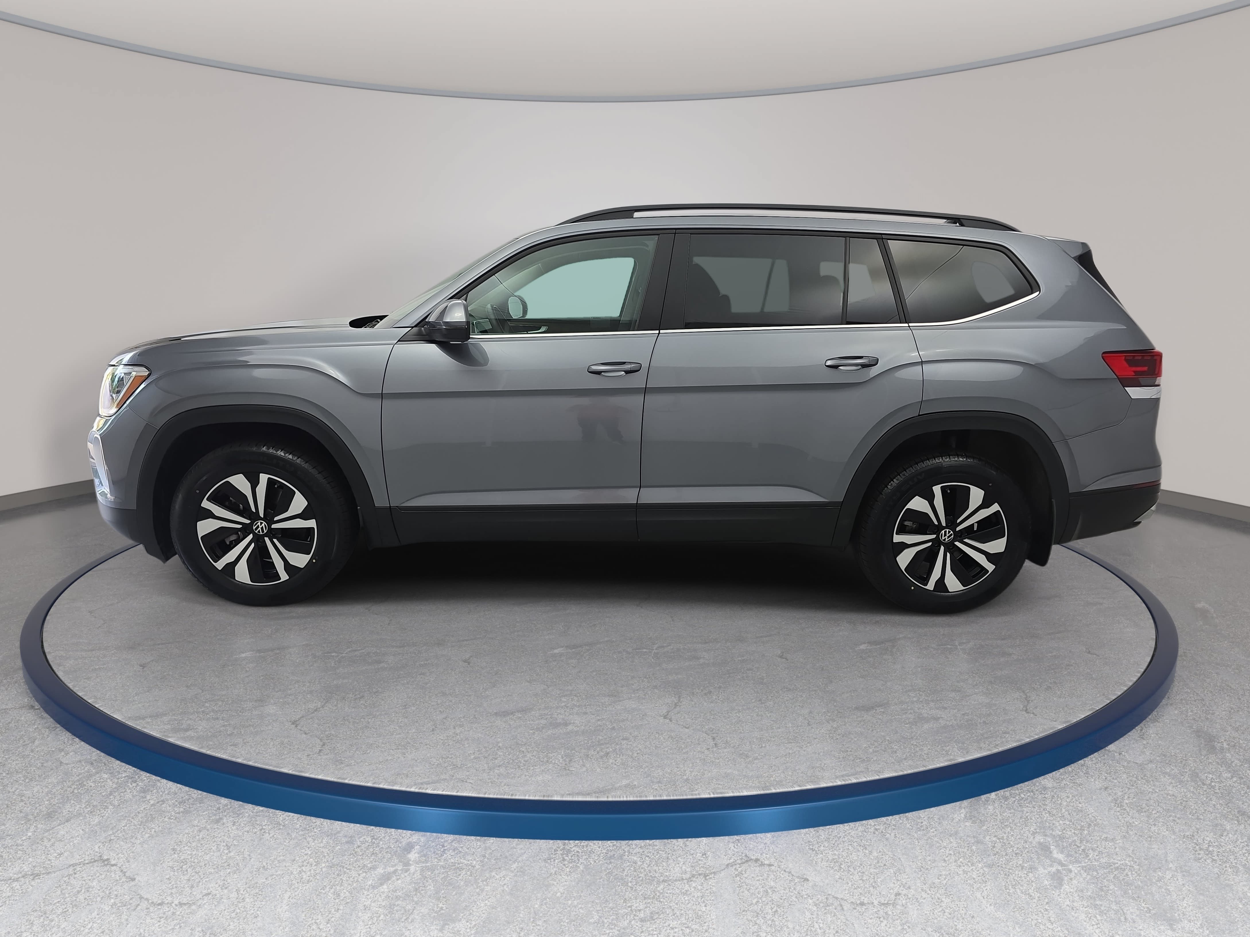 Used 2024 Volkswagen Atlas SE AWD/4WD image 8