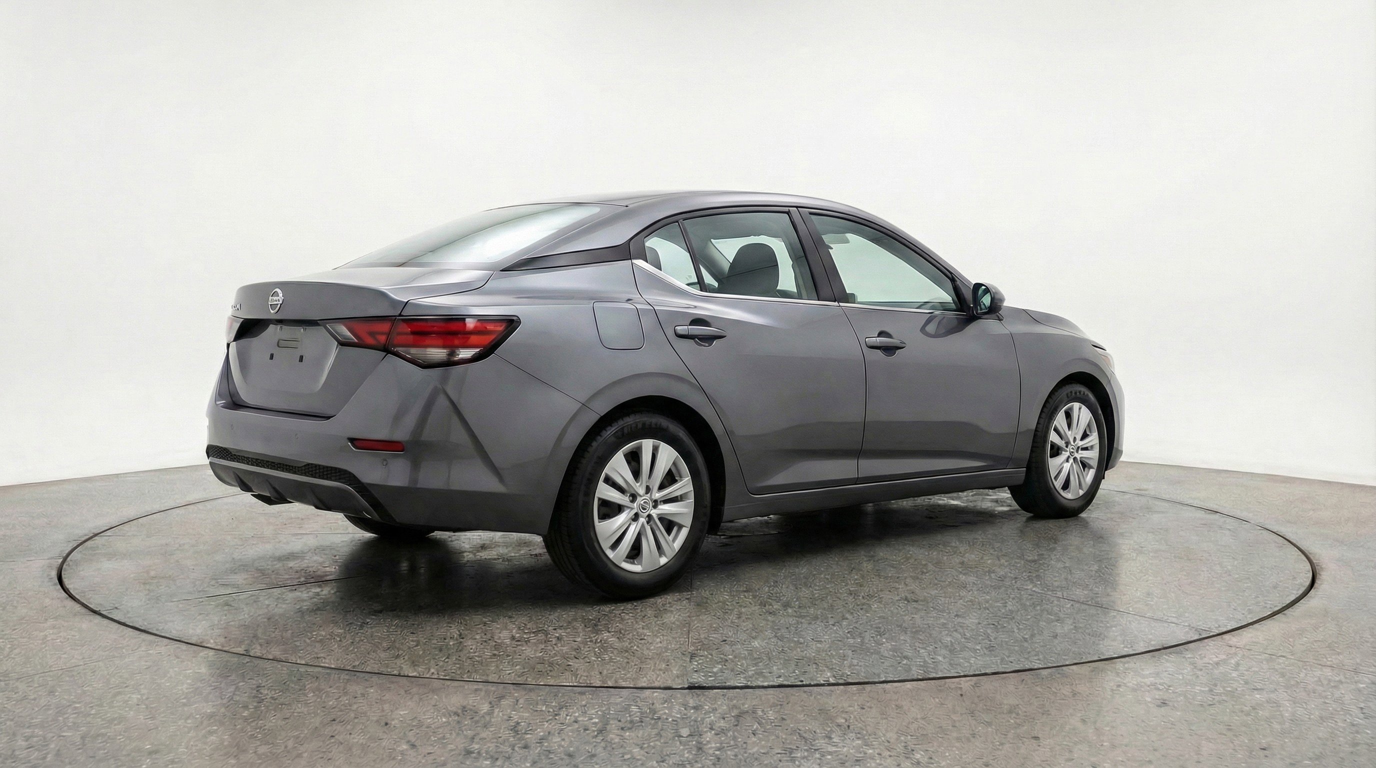 Used 2025 Nissan Sentra S image 9