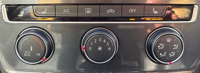 Used 2019 Volkswagen Golf SE image 31