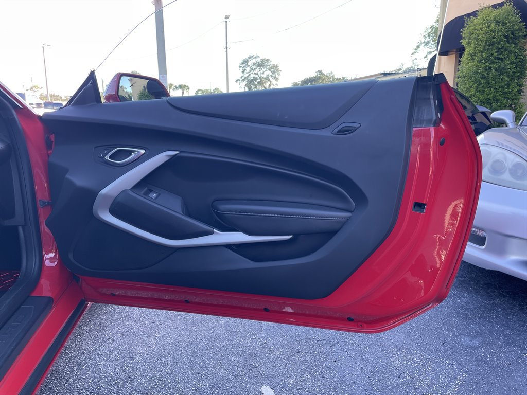 Used 2017 Chevrolet Camaro SS RWD image 34