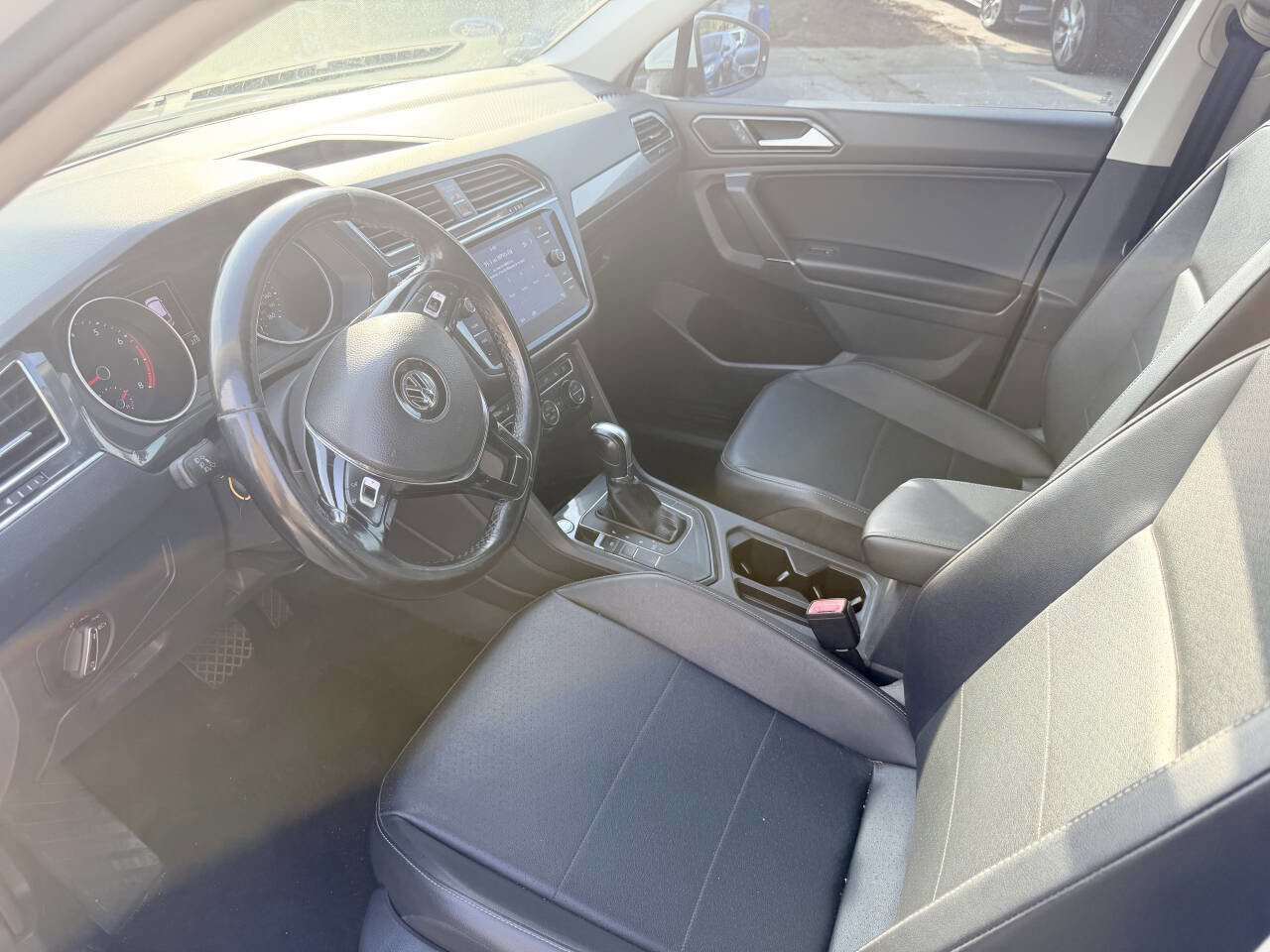 Used 2018 Volkswagen Tiguan SE FWD image 21