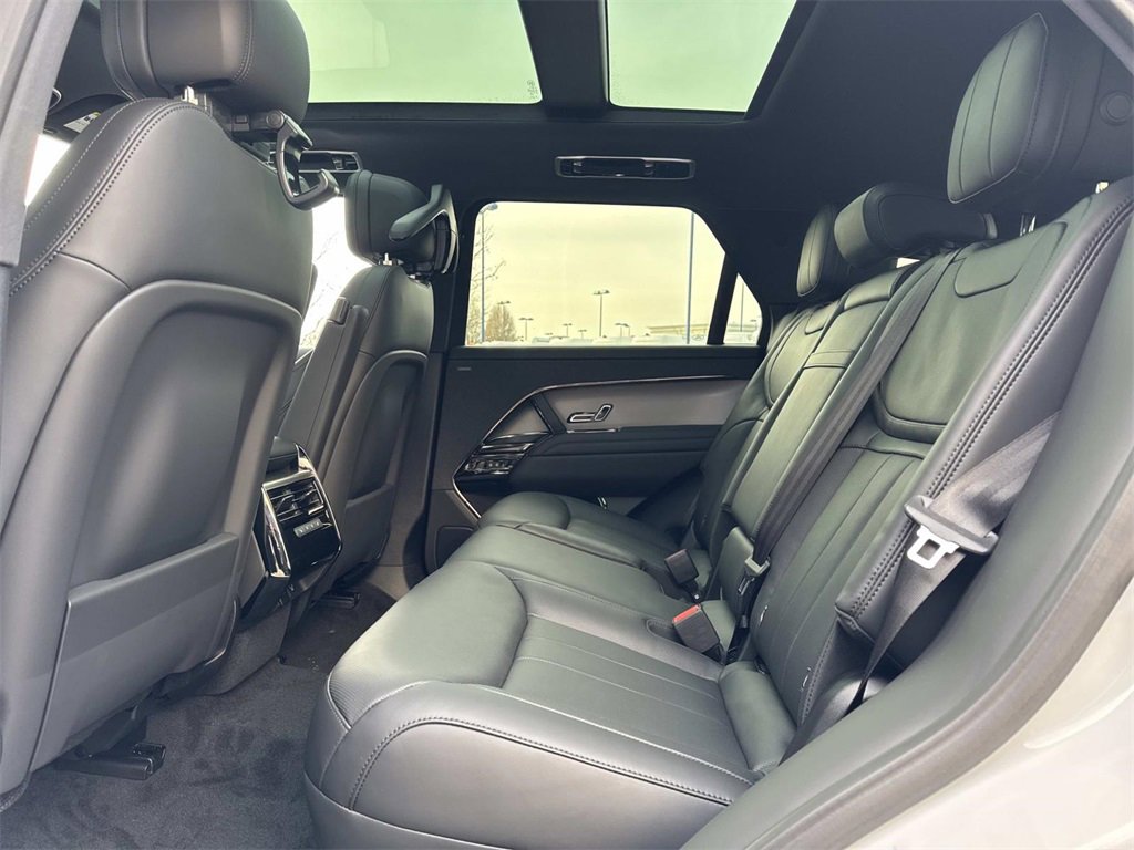 New 2025 Land Rover Range Rover Sport SE image 15