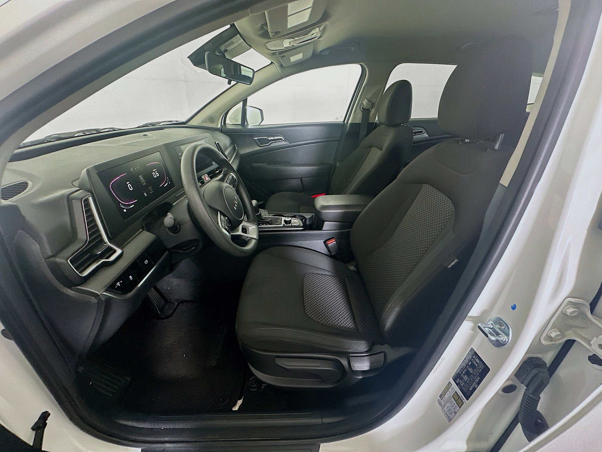 Used 2024 Kia Sportage LX image 13