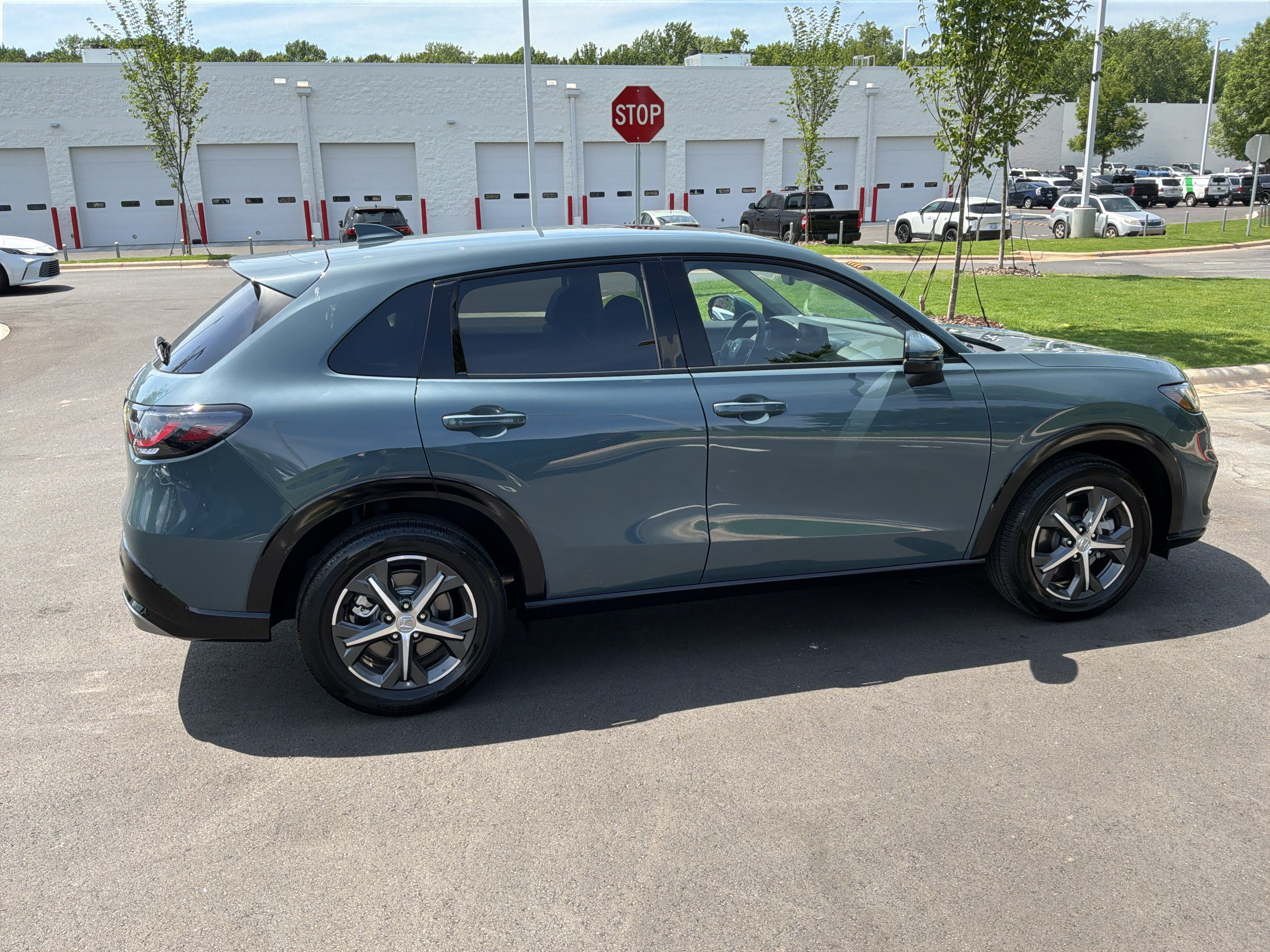 Used 2025 Honda HR-V EX-L image 11