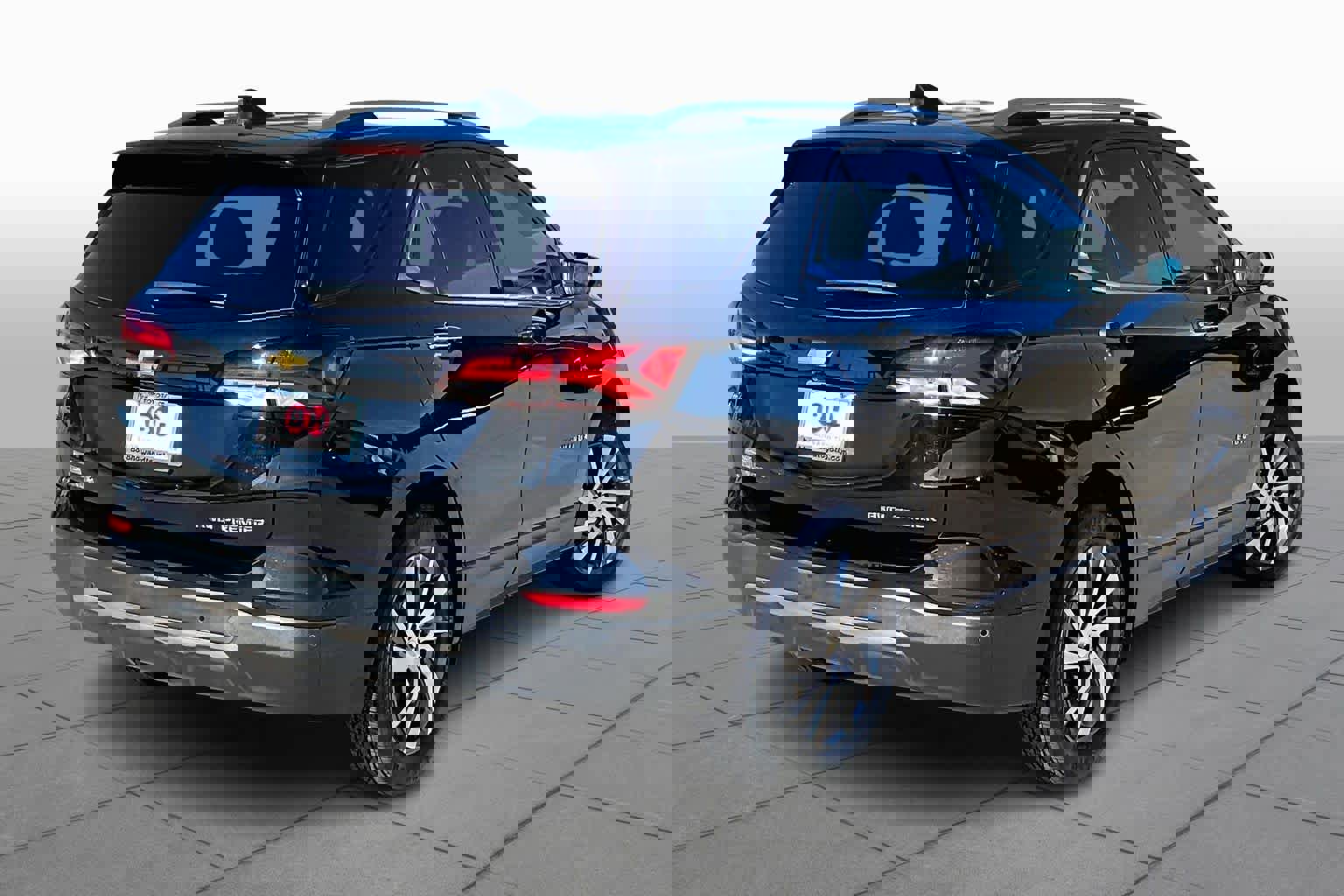 Used 2023 Chevrolet Equinox Premier image 12