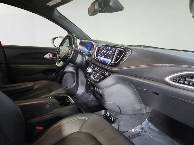 Used 2021 Chrysler Pacifica Touring-L w/ S Appearance Package FWD image 22