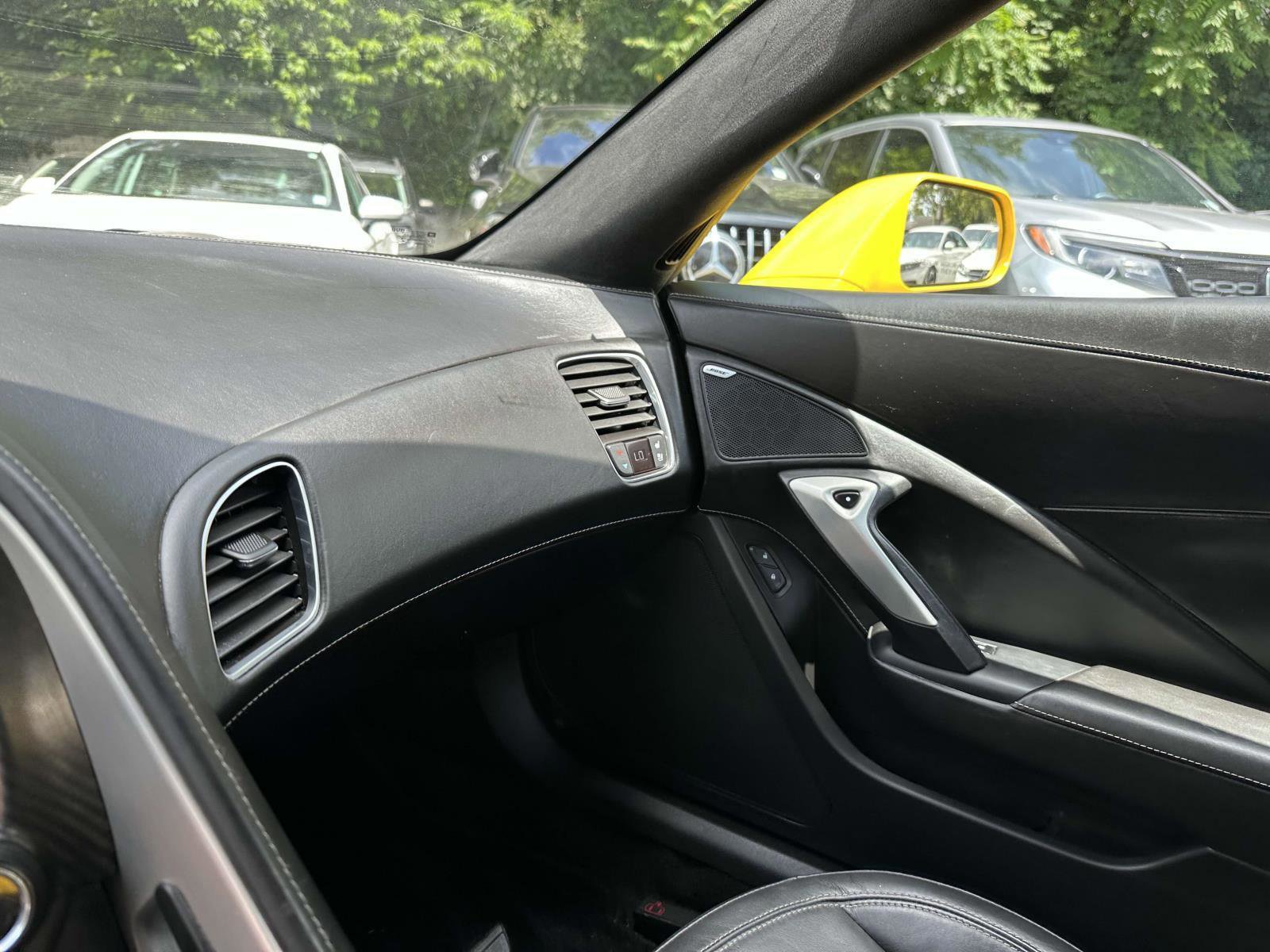 Used 2015 Chevrolet Corvette Z06 w/ 3LZ Preferred Equipment Group image 23