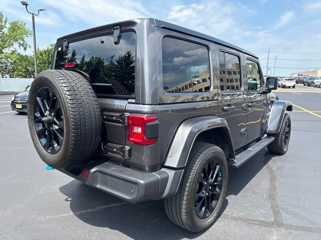 Used 2022 Jeep Wrangler Unlimited Sahara w/ Cold Weather Group AWD/4WD image 19