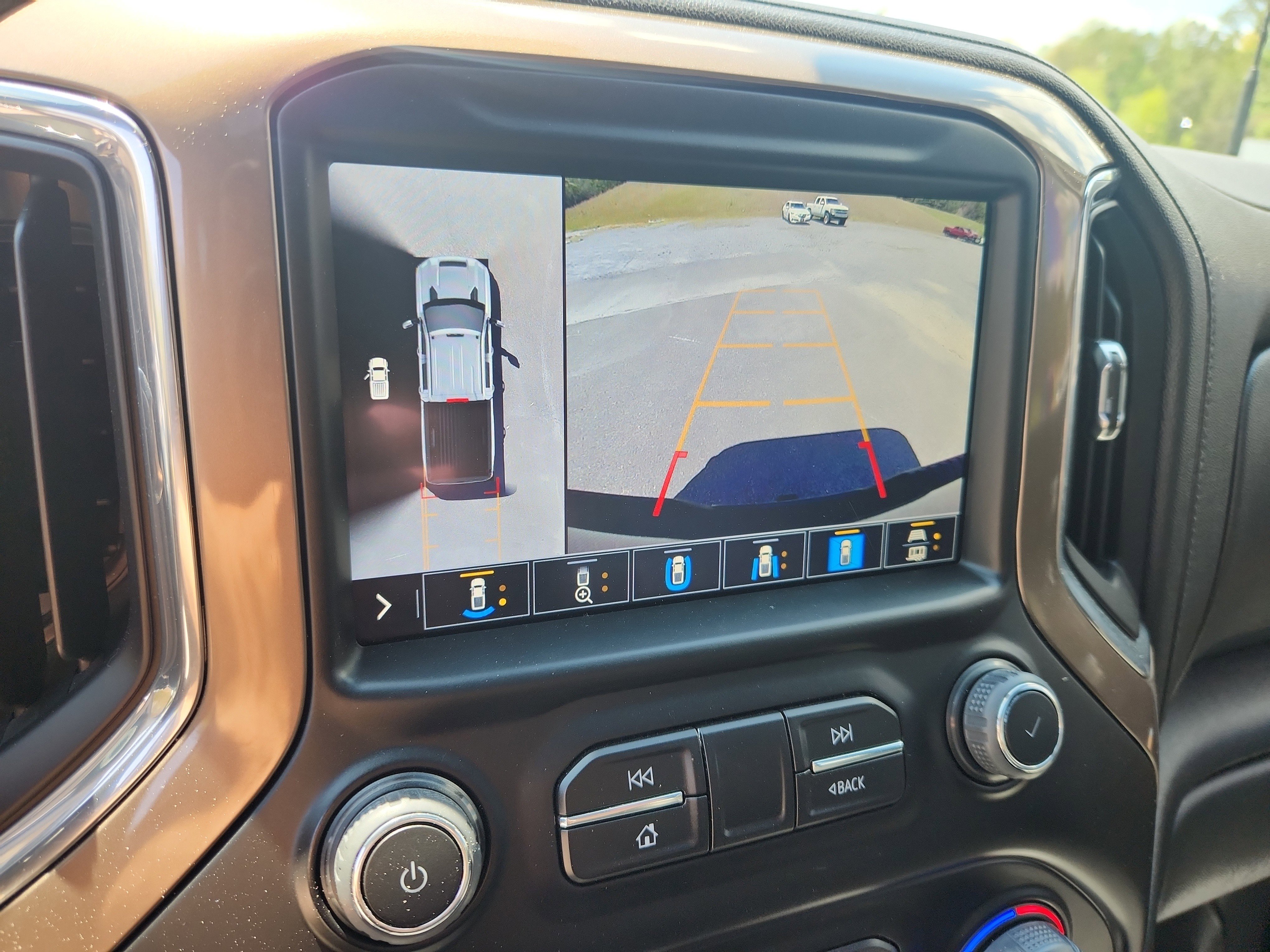 Used 2023 Chevrolet Silverado 2500 High Country w/ Safety Package II AWD/4WD image 28