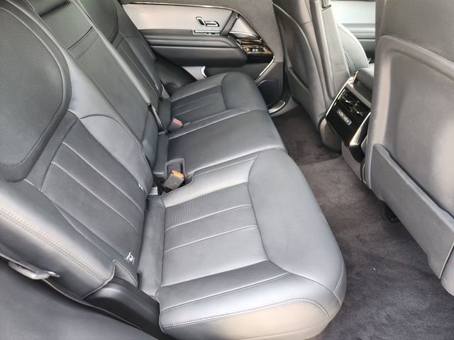 Used 2025 Land Rover Range Rover Sport SE image 32