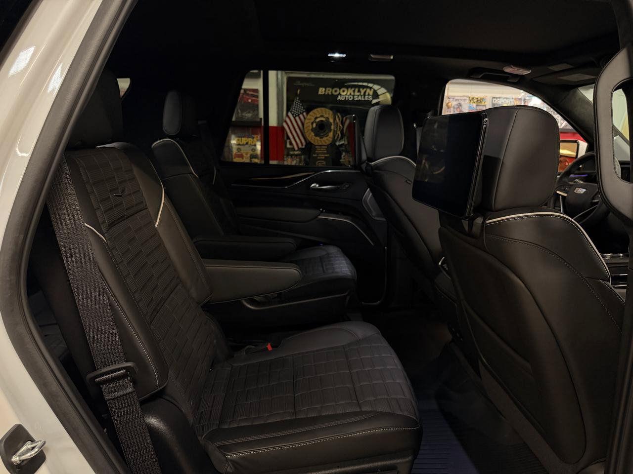 Used 2024 Cadillac Escalade V w/ Heavy-Duty Trailer Package AWD/4WD image 23
