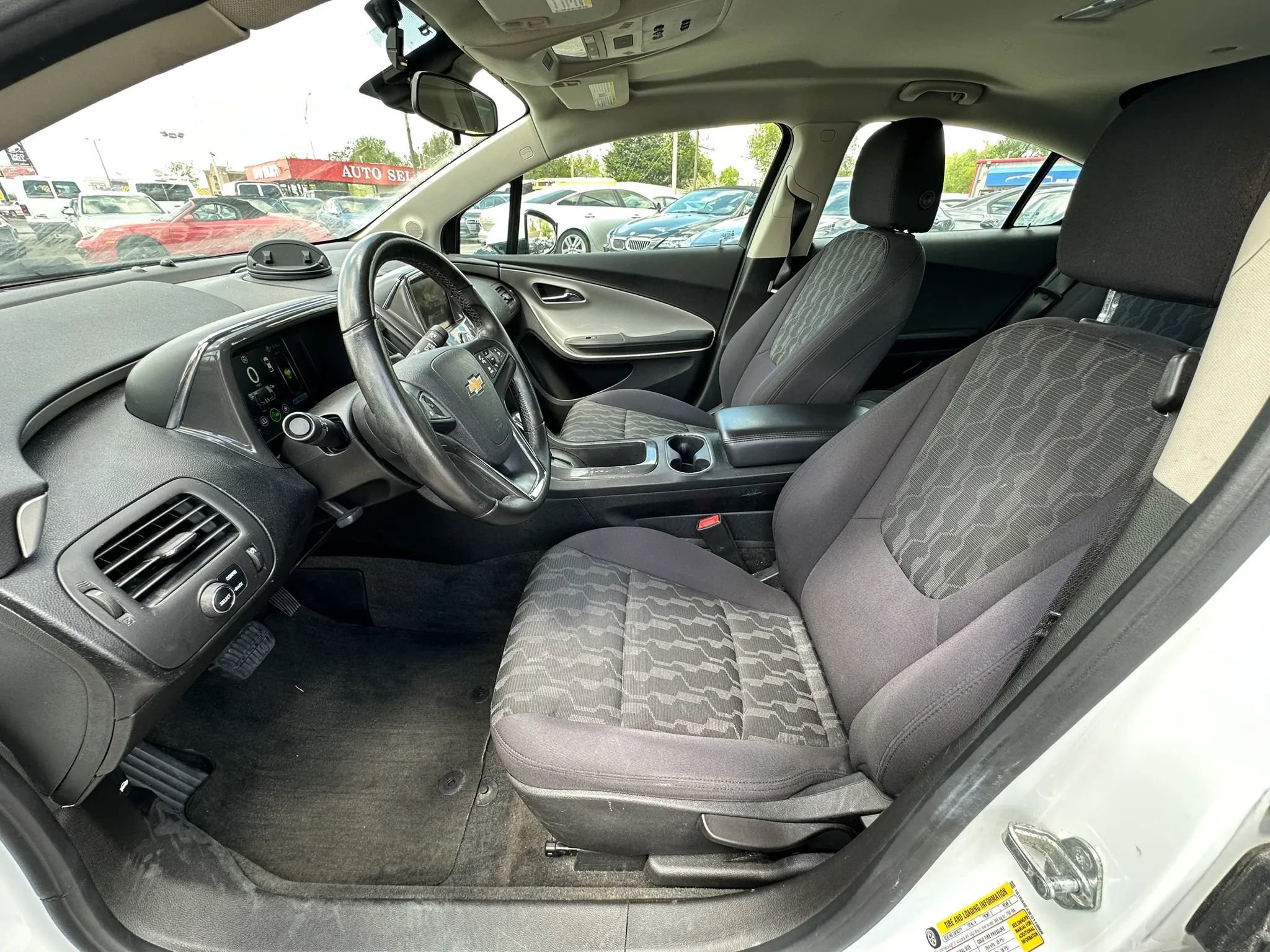 Used 2014 Chevrolet Volt FWD image 10
