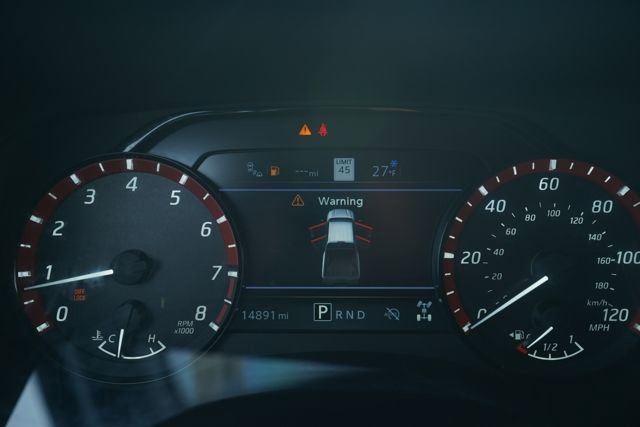 Used 2024 Nissan Frontier PRO-4X w/ Technology Package image 29