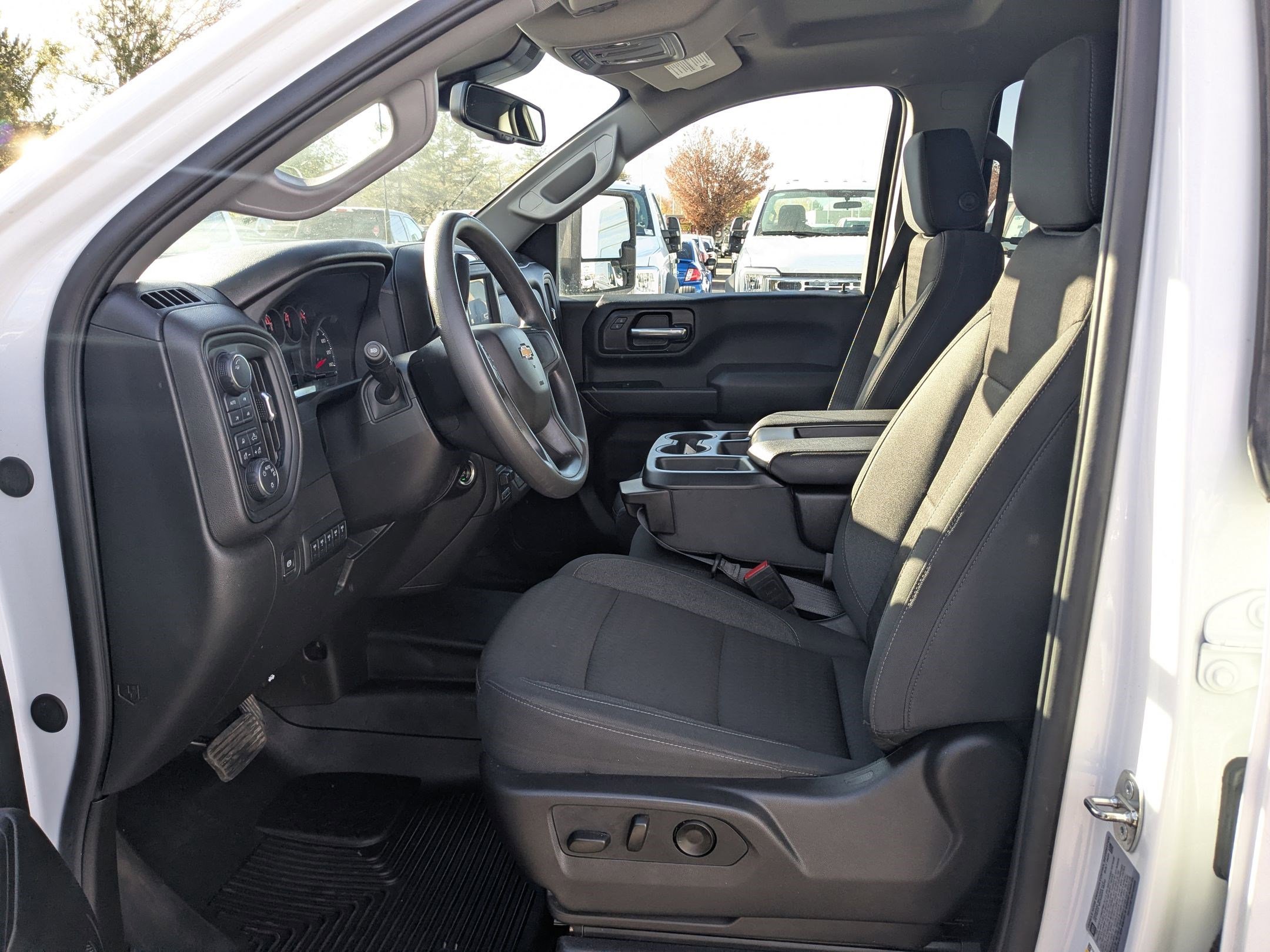 Used 2024 Chevrolet Silverado 3500 W/T image 16