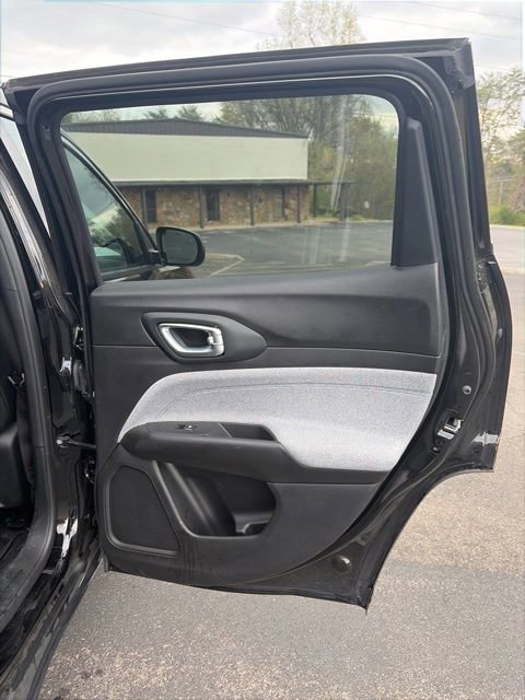 Used 2024 Jeep Compass Latitude image 22