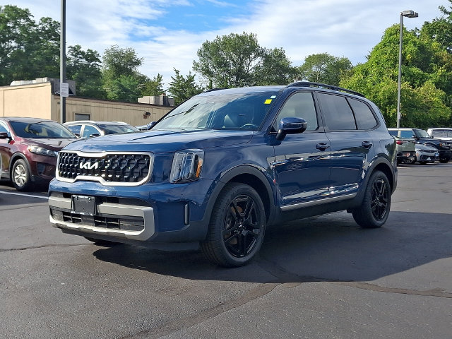 Used 2023 Kia Telluride EX X-Line AWD/4WD image 3