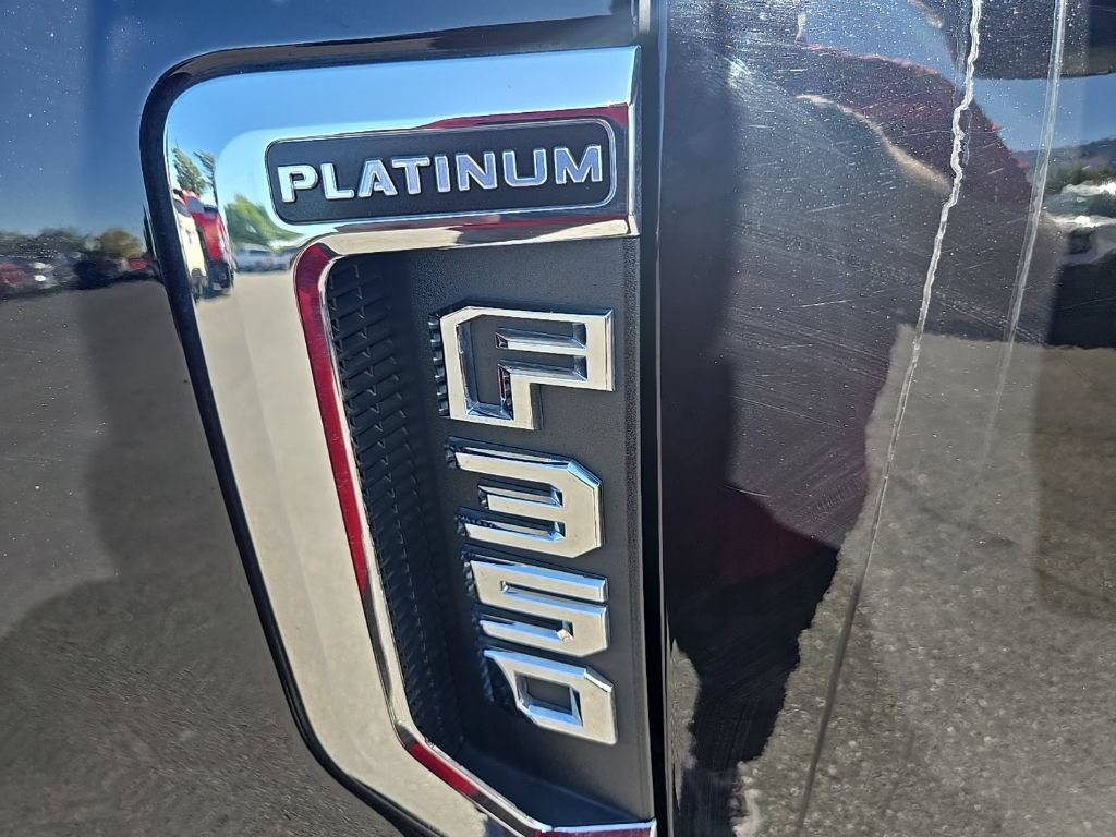 Used 2022 Ford F350 Platinum w/ Tremor Off-Road Package AWD/4WD image 41