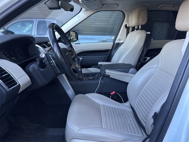 Used 2021 Land Rover Discovery S image 8