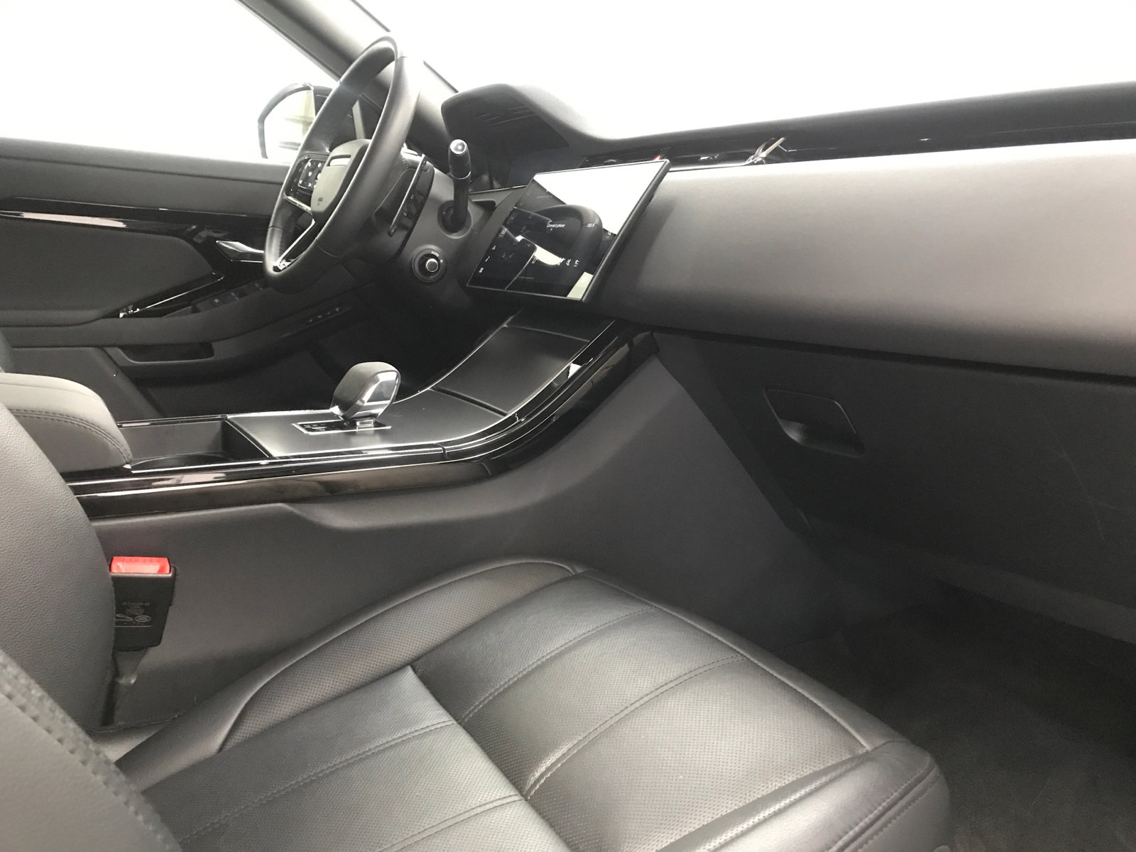 Used 2024 Land Rover Range Rover Evoque Dynamic SE AWD/4WD image 11