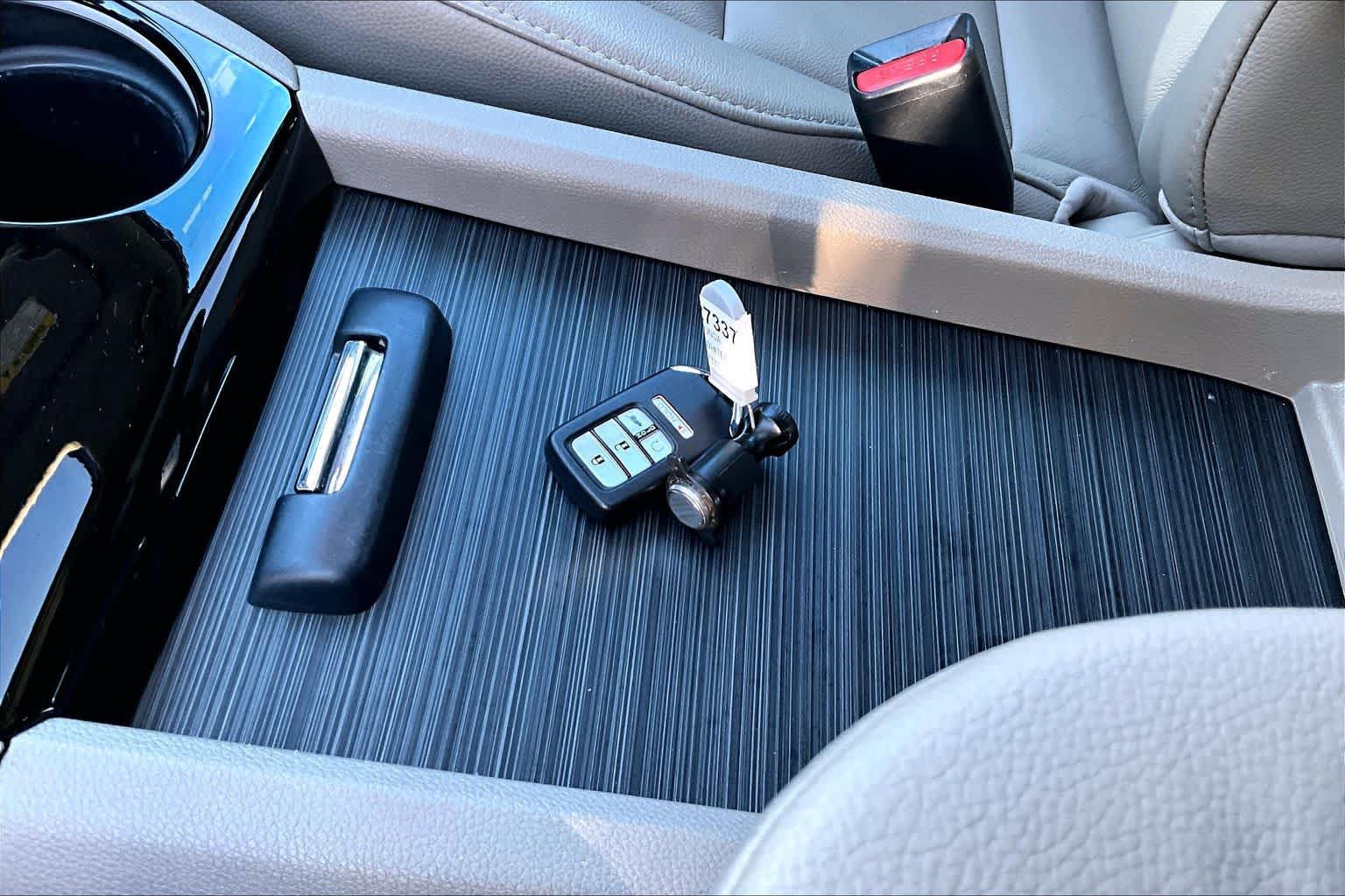 Used 2022 Honda Pilot Touring image 14