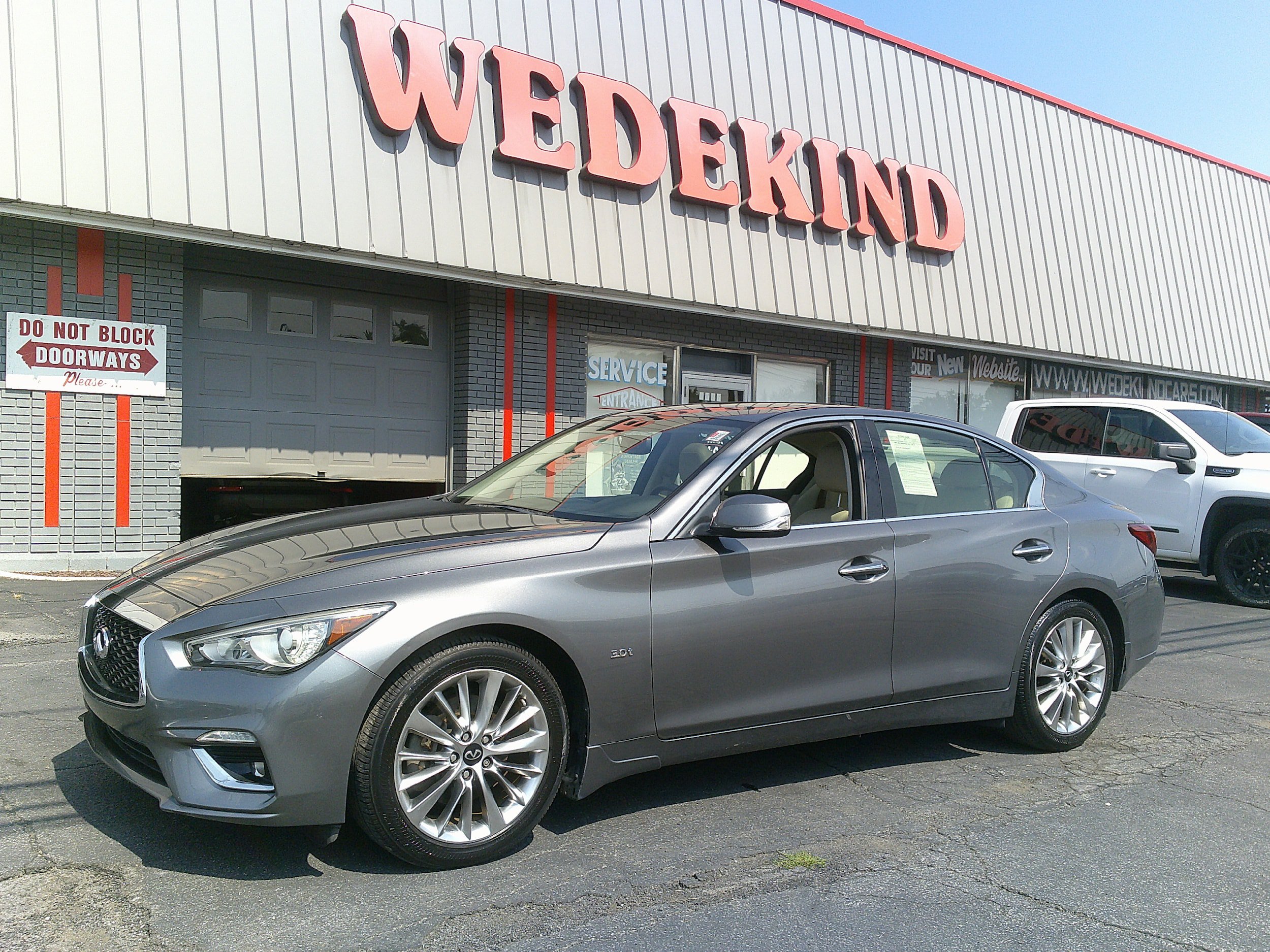 Used 2020 INFINITI Q50 Luxe RWD image 1