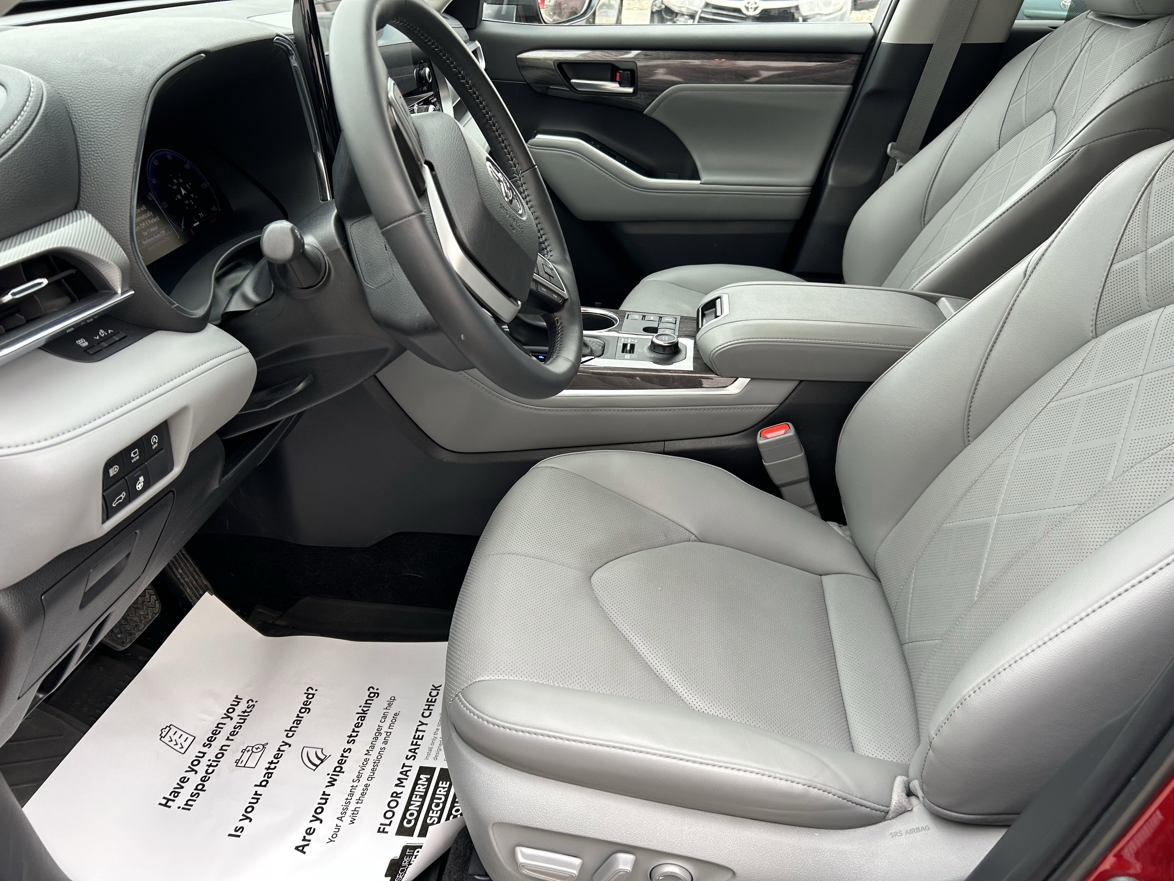 Certified 2025 Toyota Highlander Platinum image 20