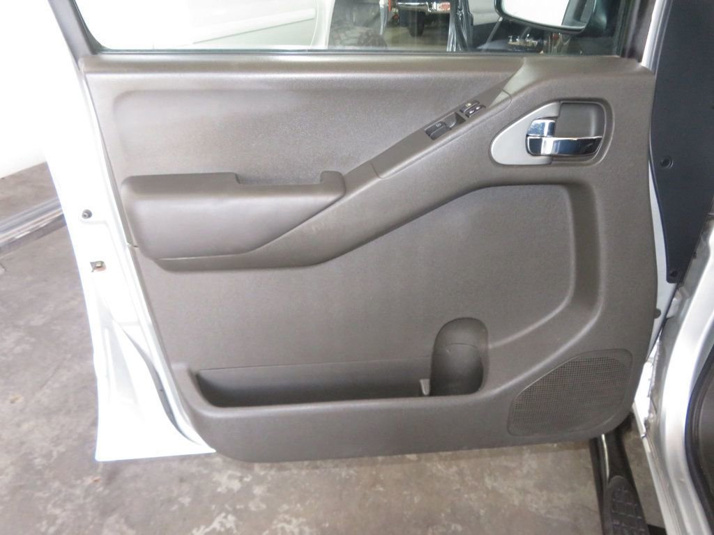 Used 2013 Nissan Frontier SV w/ SV Value Truck Pkg image 17