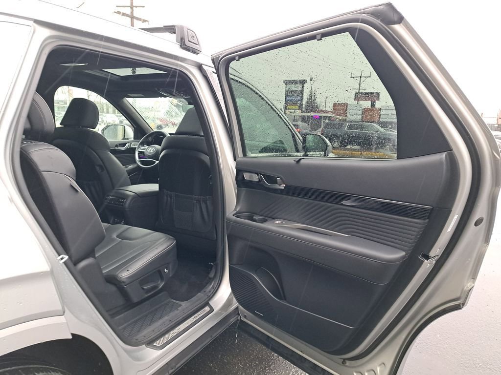 Used 2024 Hyundai Palisade Calligraphy image 14