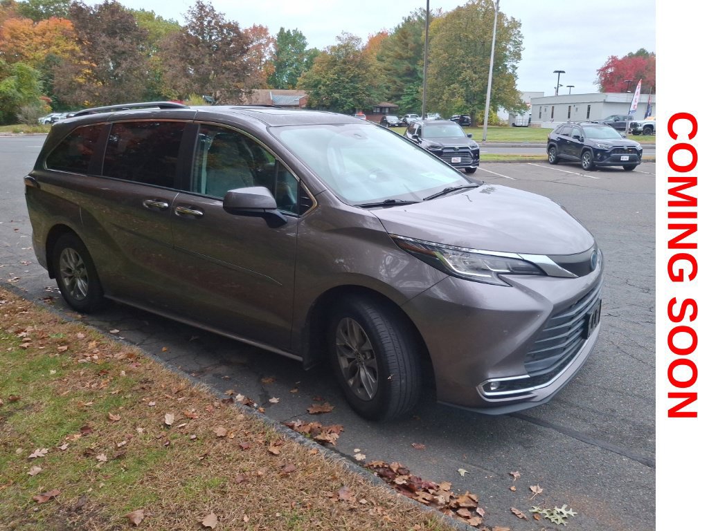 Used 2022 Toyota Sienna XLE FWD image 4