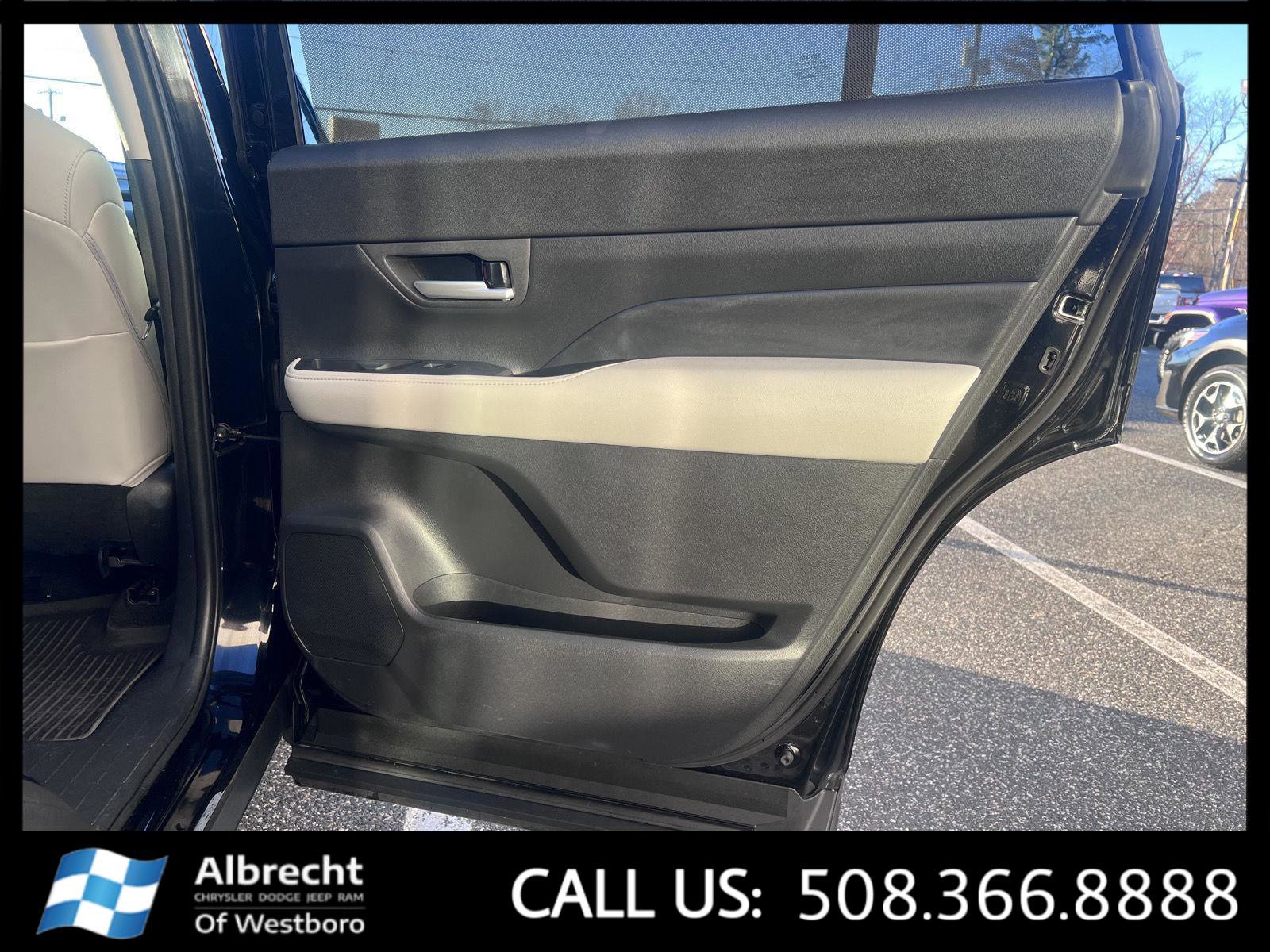 Used 2024 Toyota Grand Highlander Limited image 21