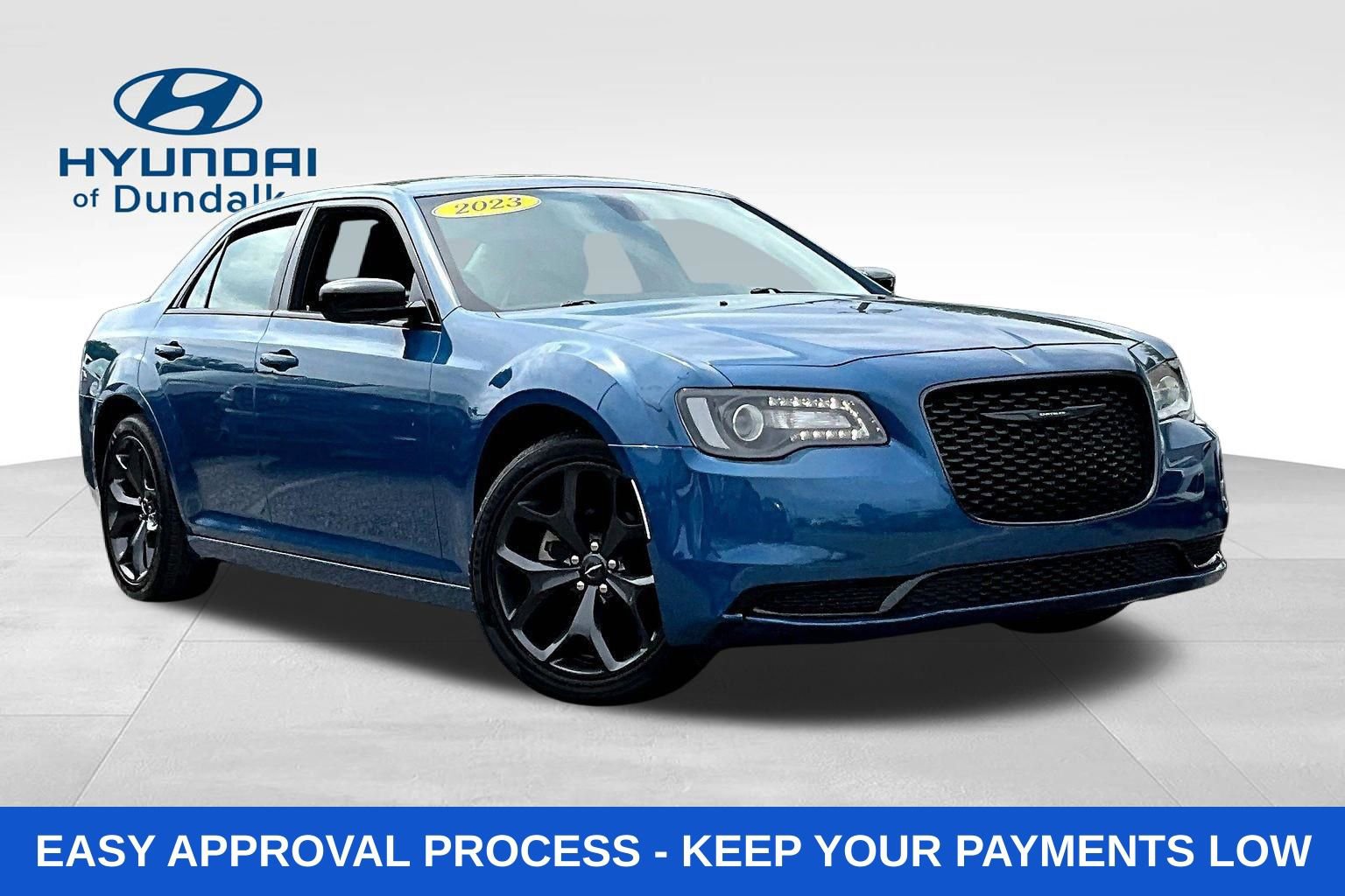 Used 2023 Chrysler 300 Touring w/ Sport Appearance Package RWD image 3