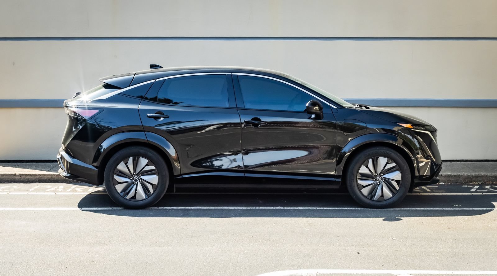 Used 2023 Nissan Ariya FWD image 9