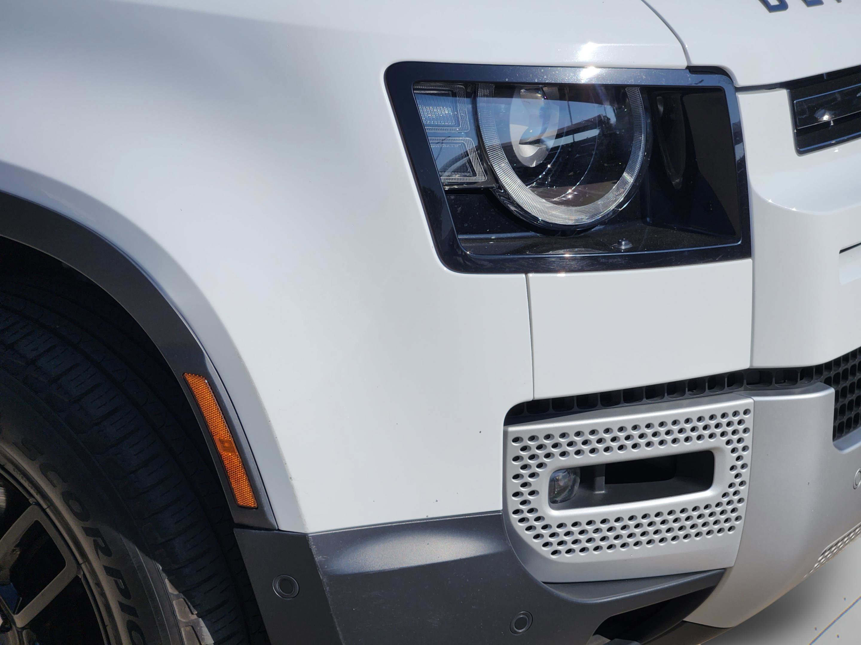 Used 2025 Land Rover Defender 110 S image 7