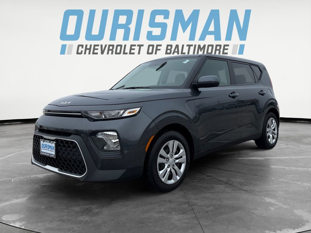 Used 2022 Kia Soul LX image 2