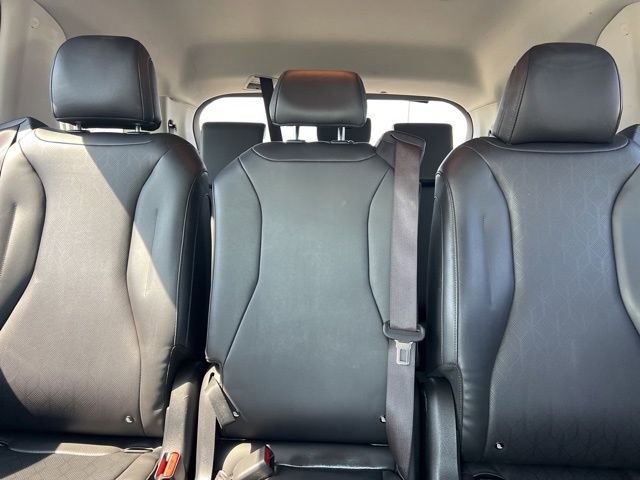 Used 2024 Kia Carnival LX image 28