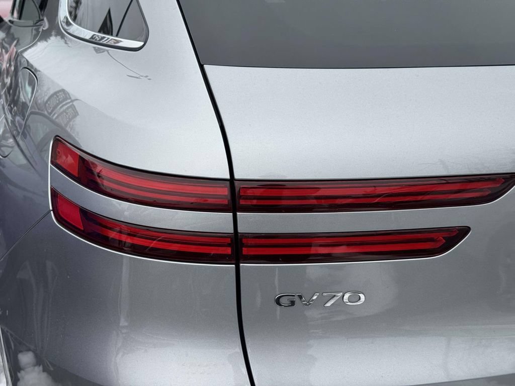 Certified 2023 Genesis GV70 2.5T w/ Select Package AWD/4WD image 7