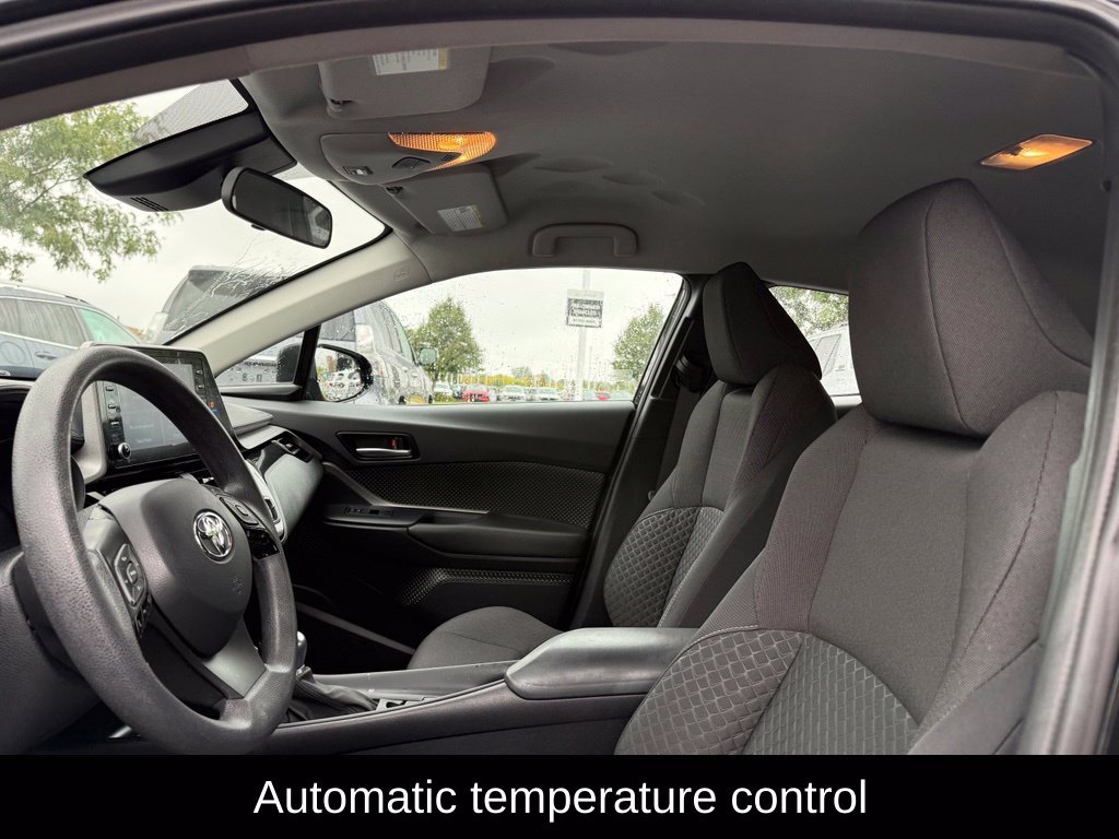 Used 2021 Toyota C-HR LE FWD image 7