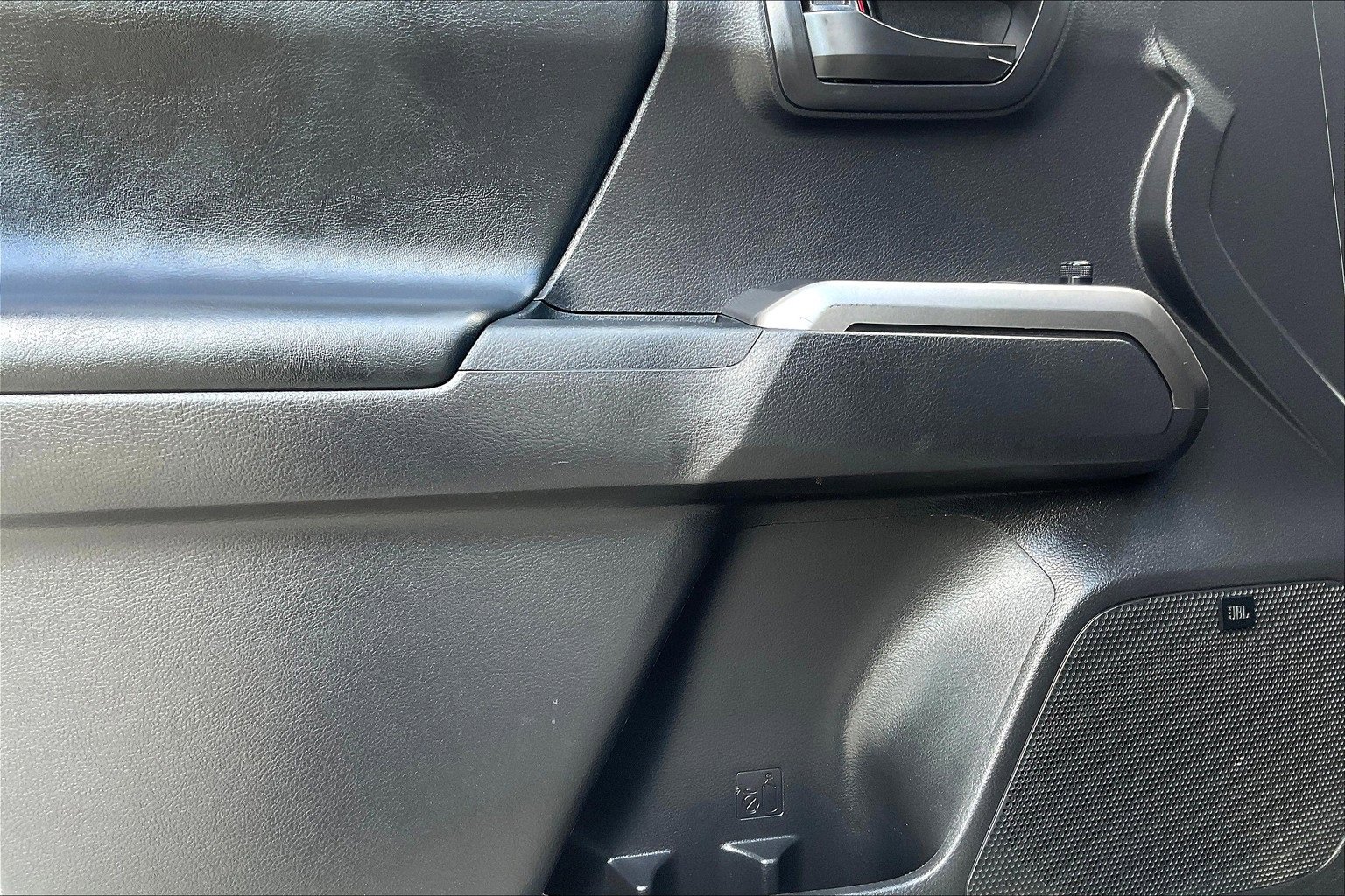 Used 2023 Toyota Tacoma Limited image 15