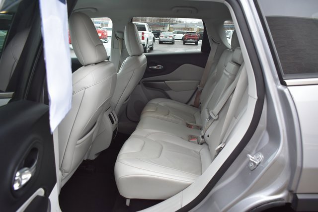 Used 2019 Jeep Cherokee Limited image 34