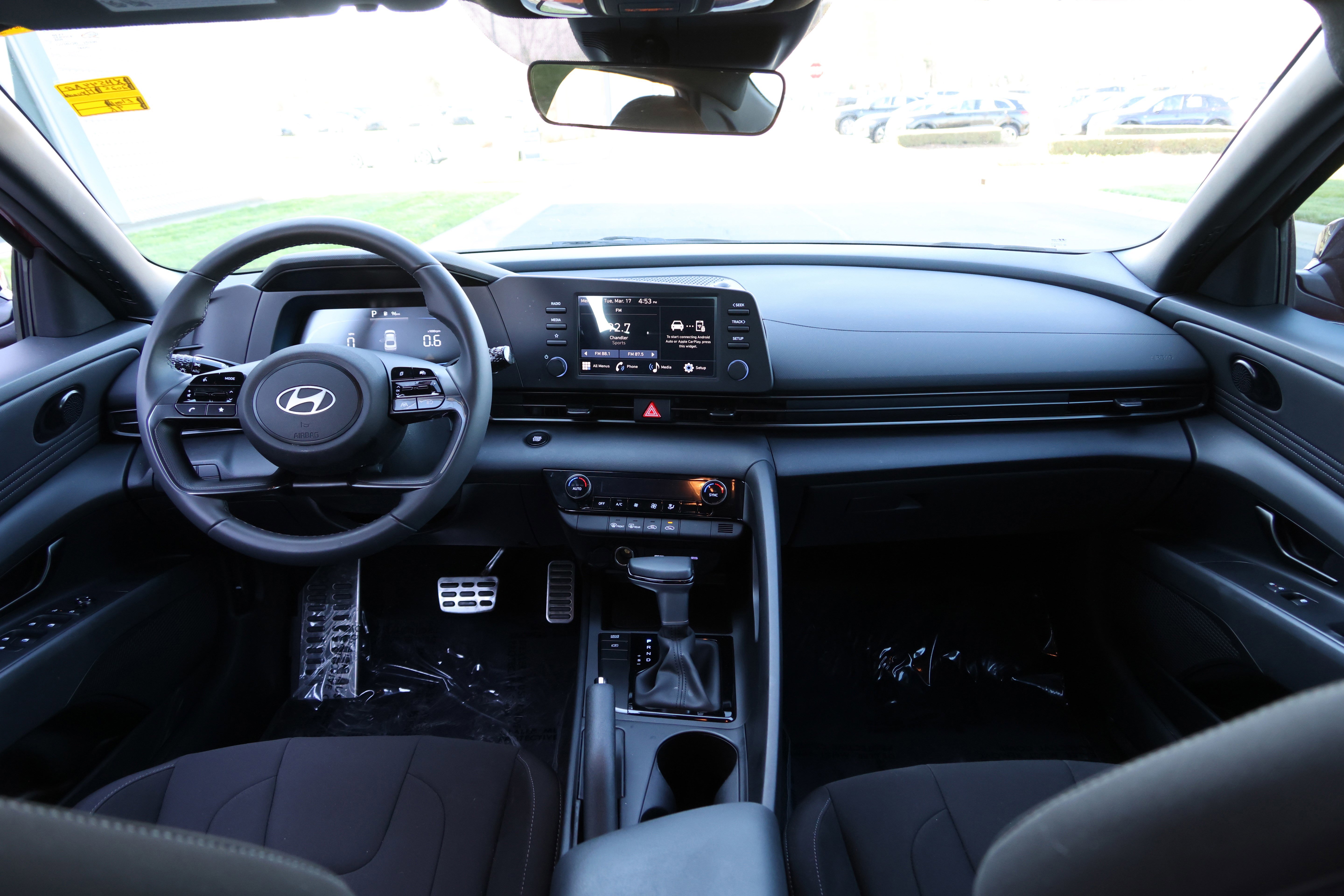 Used 2025 Hyundai Elantra Sport image 16