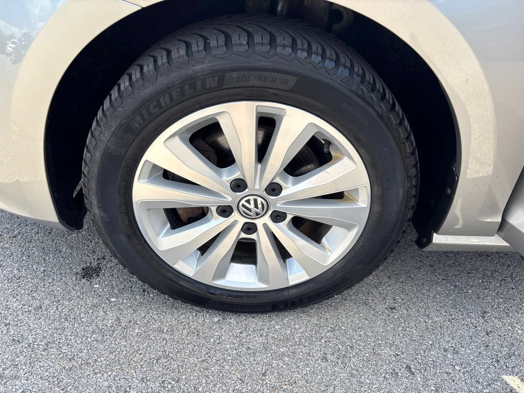 Used 2017 Volkswagen Golf S AWD/4WD image 11