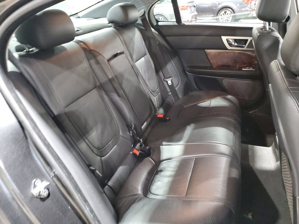 Used 2014 Jaguar XF 3.0 RWD image 21