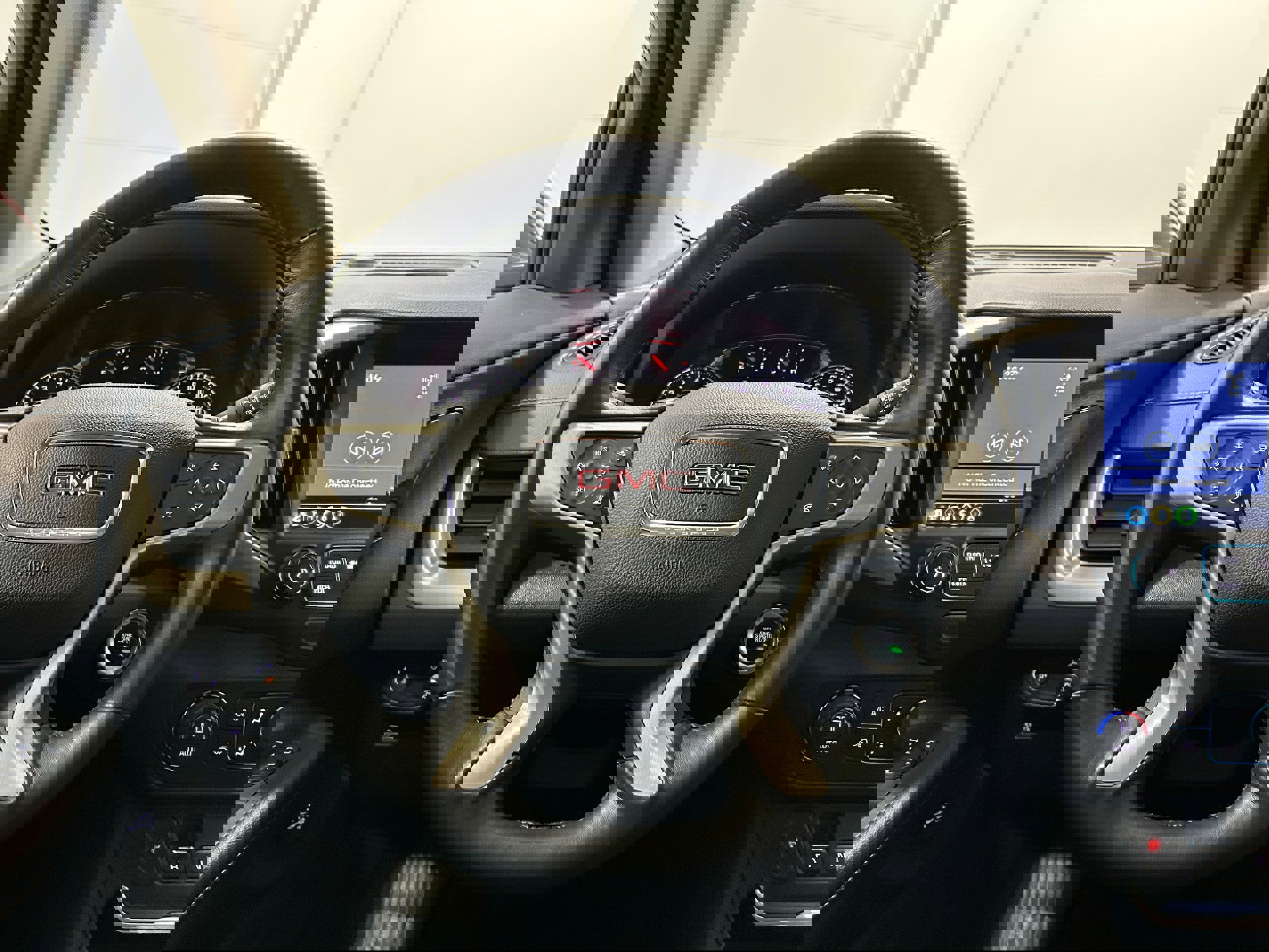 Used 2018 GMC Terrain Denali w/ Advanced Safety Package image 12