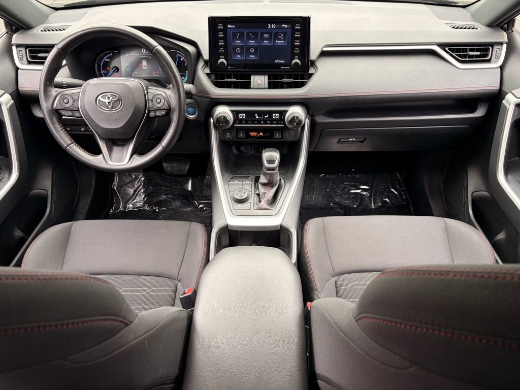 Used 2022 Toyota RAV4 SE w/ Weather & Moonroof Package image 13