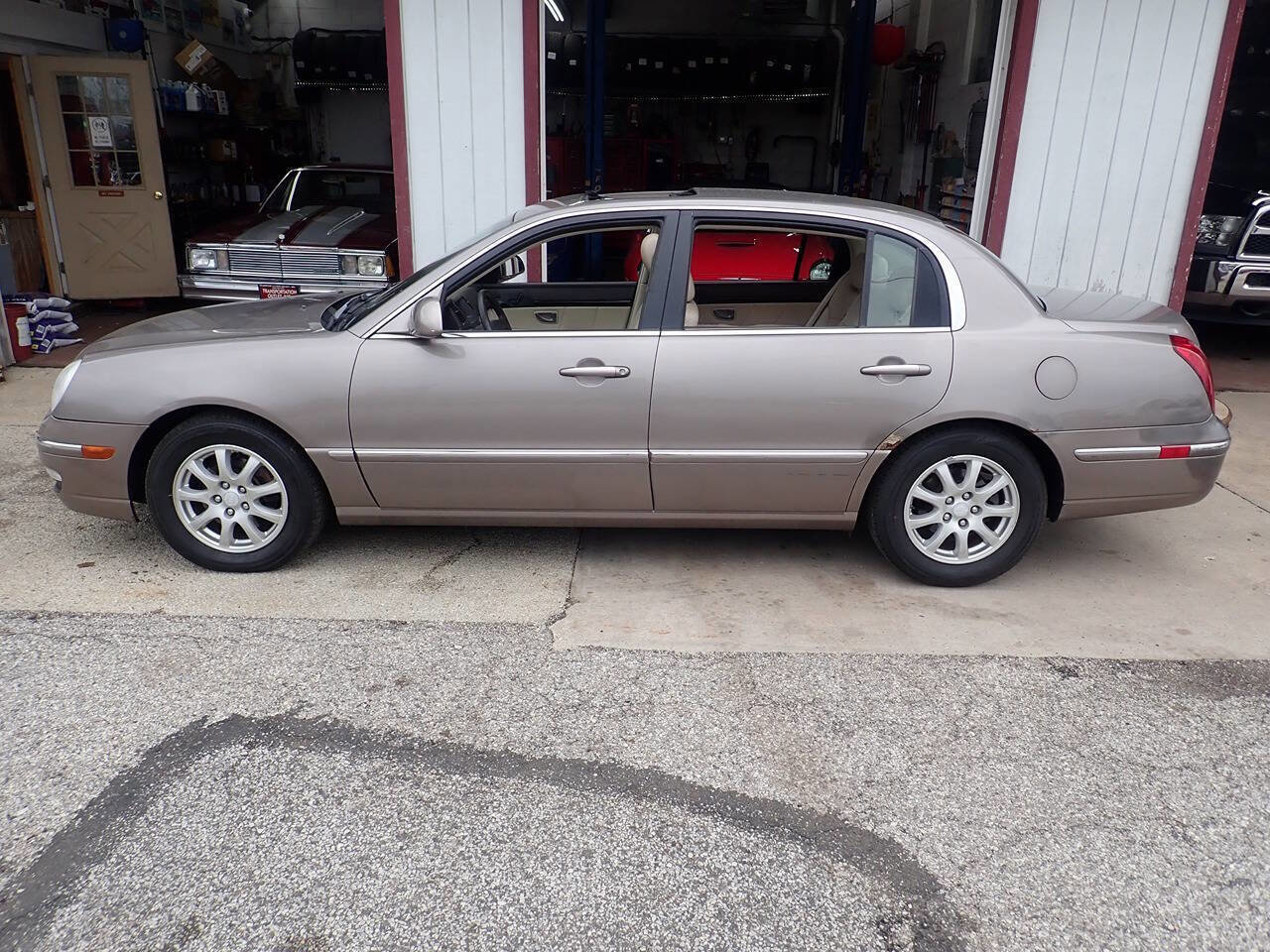 Used 2007 Kia Amanti w/ Leather Pkg image 14